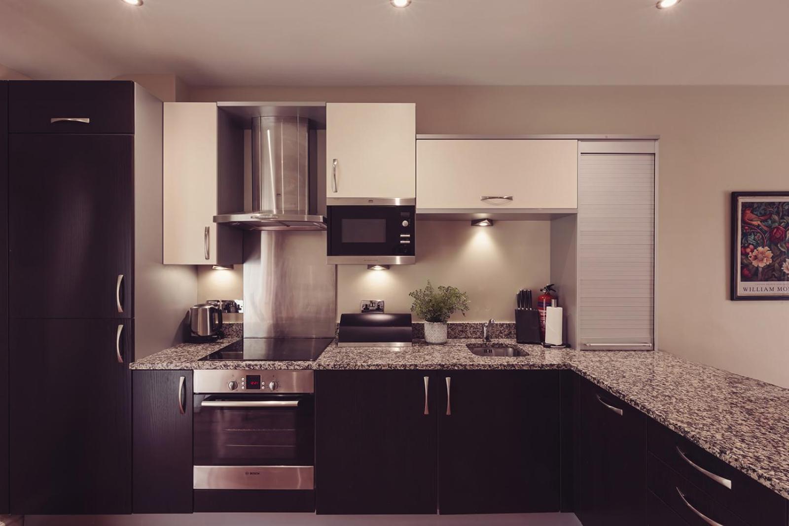 Longlands Inn & Cottages Карнфорт Экстерьер фото A modern kitchen