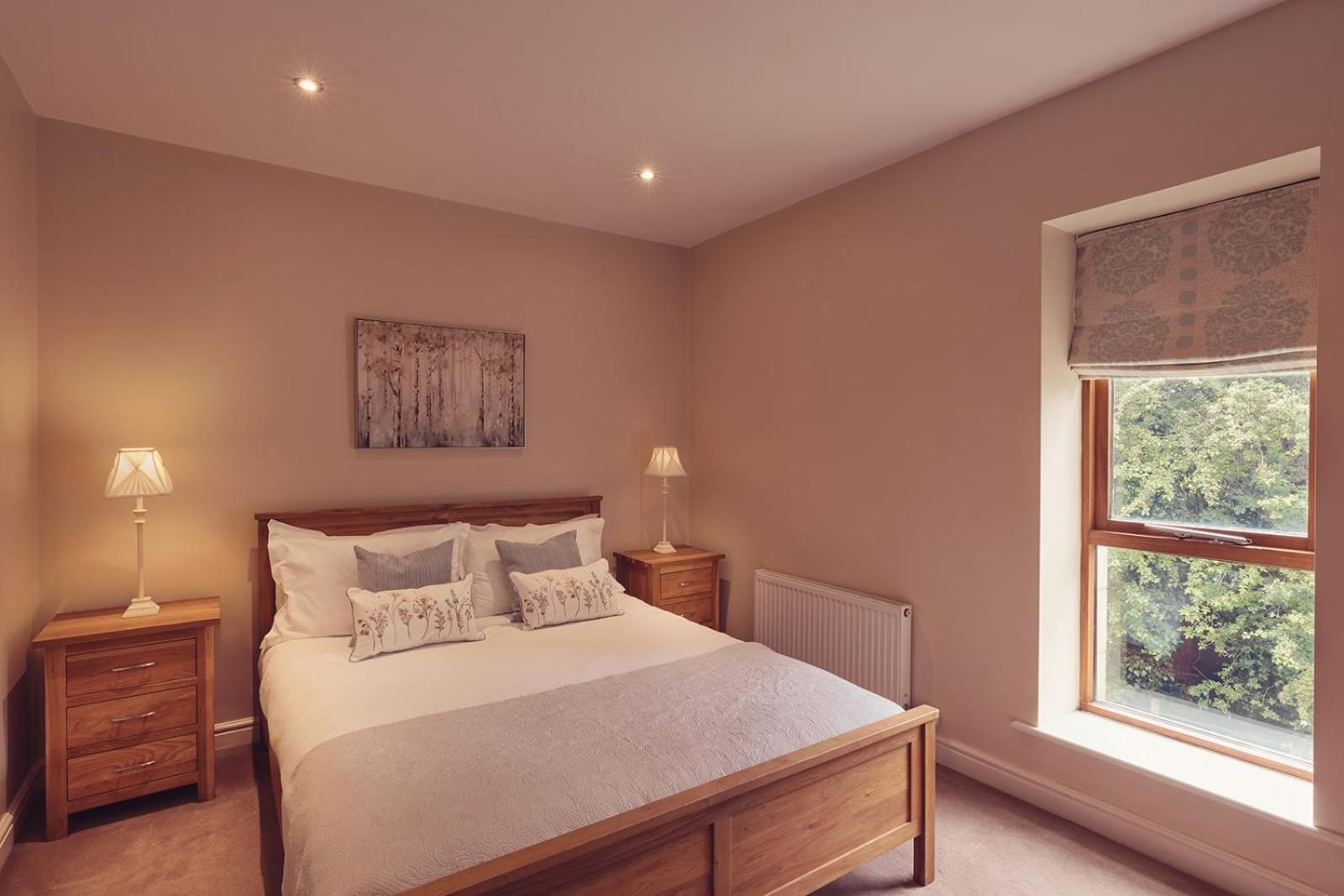 Longlands Inn & Cottages Карнфорт Экстерьер фото A bedroom at the Old Vicarage