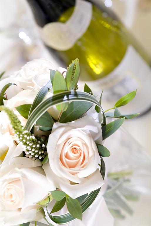 Longlands Inn & Cottages Карнфорт Экстерьер фото Wedding rings